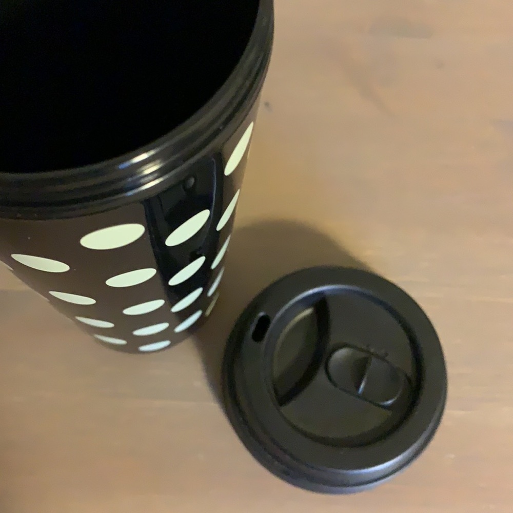 Kate Spade Black & Cream Polka Dot Plastic To-Go Cup - Picture 7 of 8